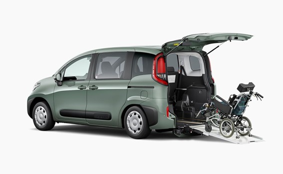 車いす仕様車（スロープタイプ）